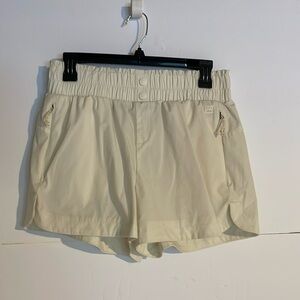 Avalanche Women’s shorts size Medium